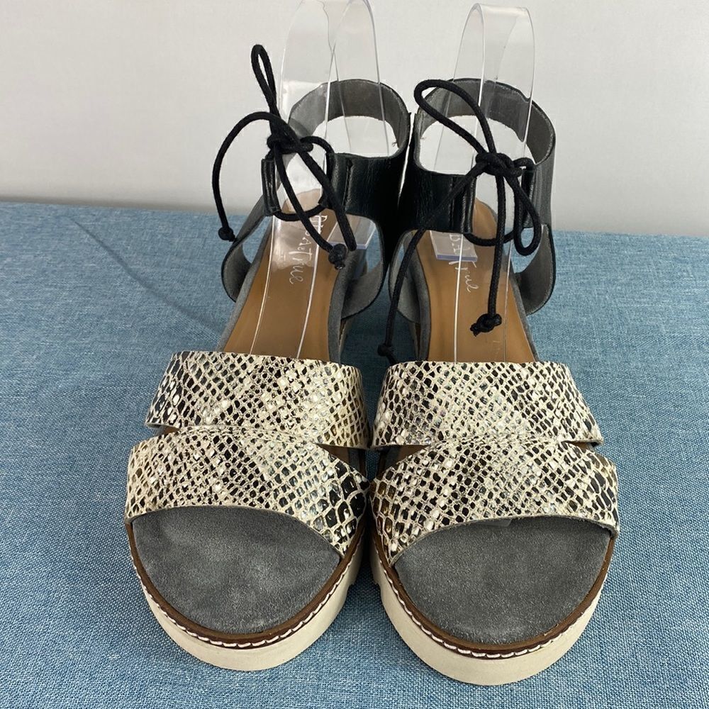 Diba True Left Blank animal print leather sandals size 8